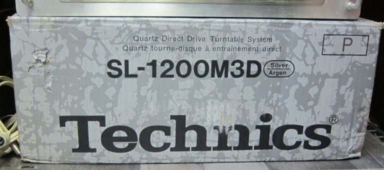 Technics 1200 M3D Turntable